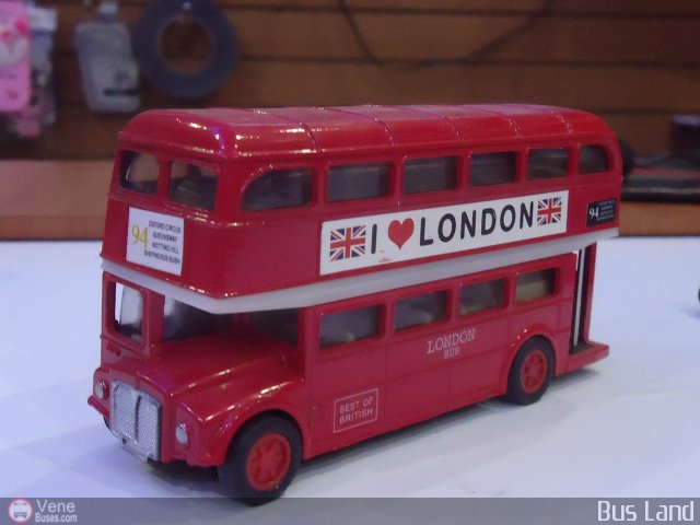Maquetas y Miniaturas London Bus por Waldir Mata