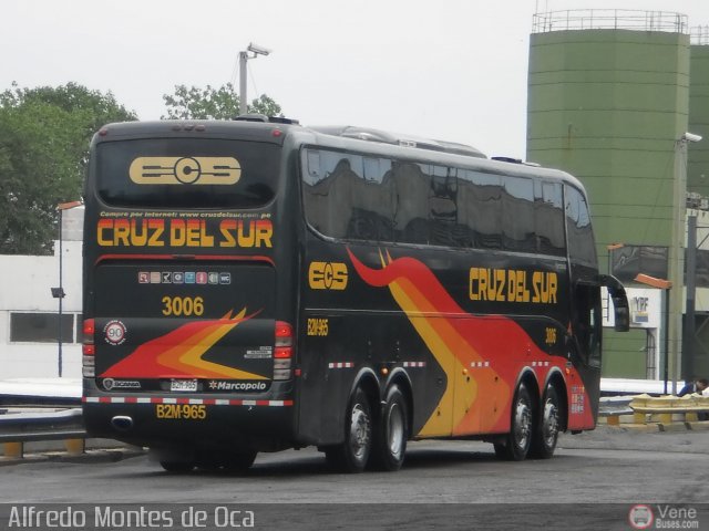 Transportes Cruz del Sur S.A.C. 3006 por Alfredo Montes de Oca
