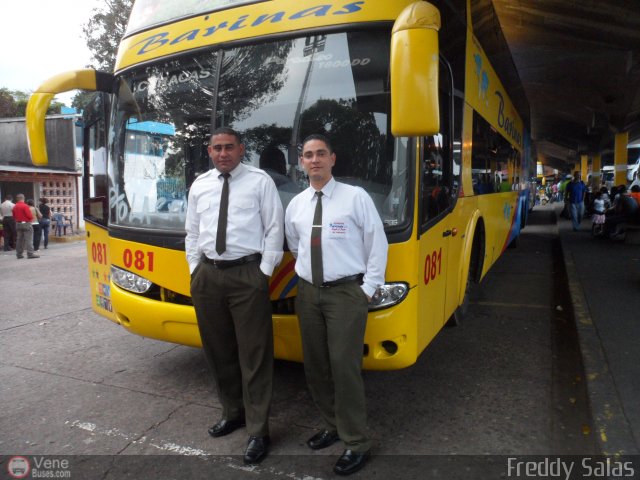 Profesionales del Transporte de Pasajeros Maikel Rocha y Christian Medina por Freddy Salas