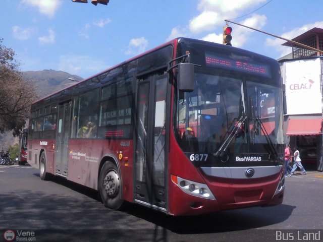 Bus Vargas 6877 por Waldir Mata