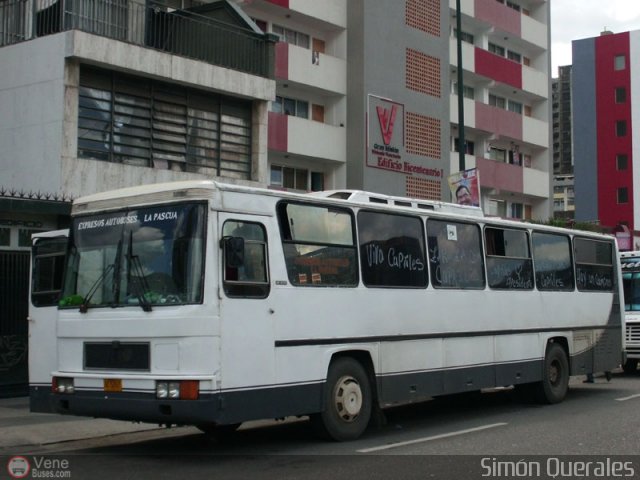 Autobuses La Pascua 00 por Simn Querales