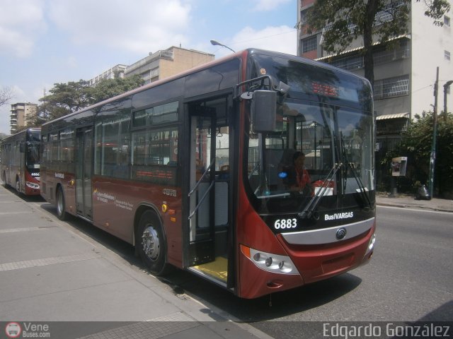 Bus Vargas 6883 por Edgardo Gonzlez