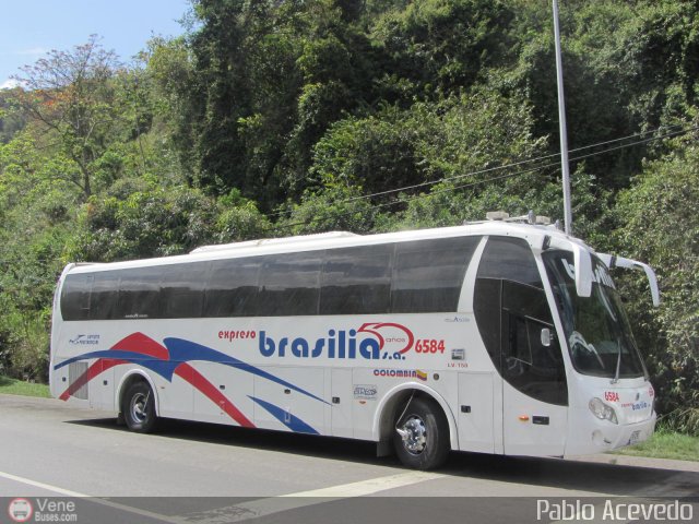 Expreso Brasilia 6584 por Pablo Acevedo