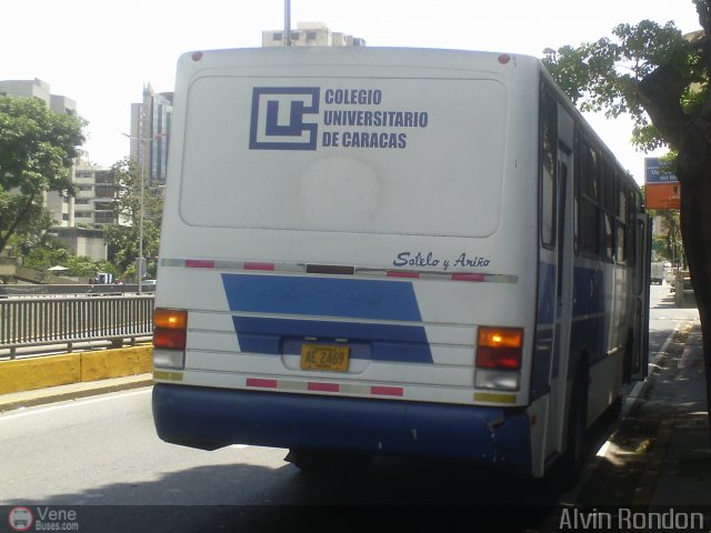 Colegio Universitario de Caracas 01 por Alvin Rondn