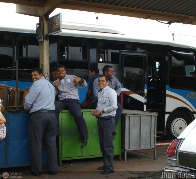 Profesionales del Transporte de Pasajeros Conductores por Jhonangel Montes