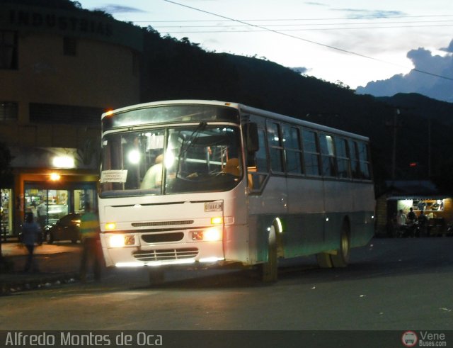 Transporte Yutico 020 por Alfredo Montes de Oca