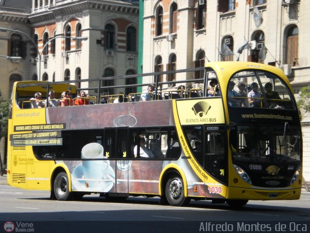Buenos Aires Bus 1030 por Alfredo Montes de Oca