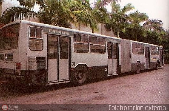 LA - Metrobus Lara 099 por Moiss Silva Colombo