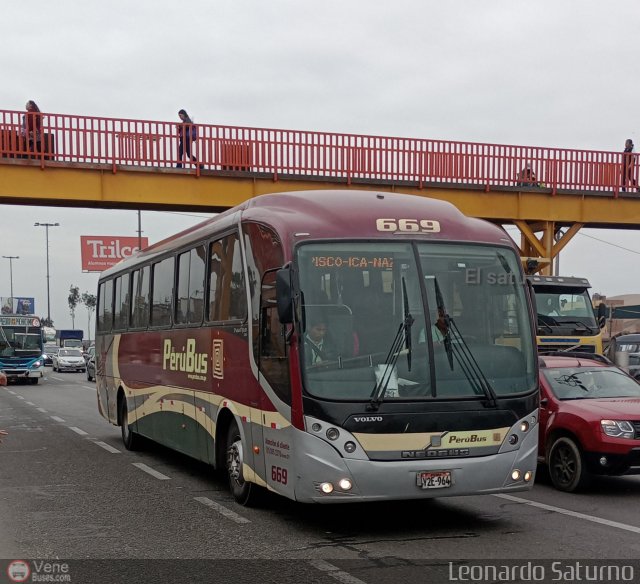 Empresa de Transporte Per Bus S.A. 669 por Leonardo Saturno