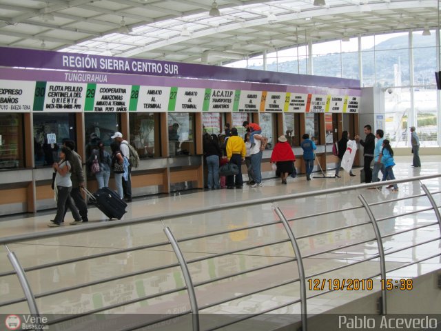 Garajes Paradas y Terminales Quito por Pablo Acevedo