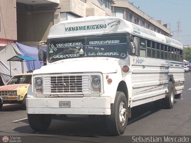 ZU - Colectivos Los Laureles C.A 12 por Sebasti�n Mercado