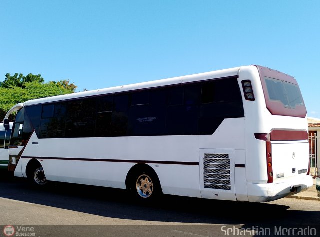 Particular o Desconocido 00015 por Sebastián Mercado