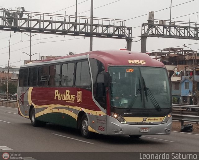 Empresa de Transporte Perú Bus S.A. 666 por Leonardo Saturno