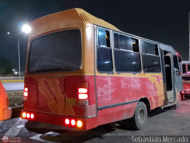 ZU - U.C. Barrio La Polar 835 por Sebasti�n Mercado
