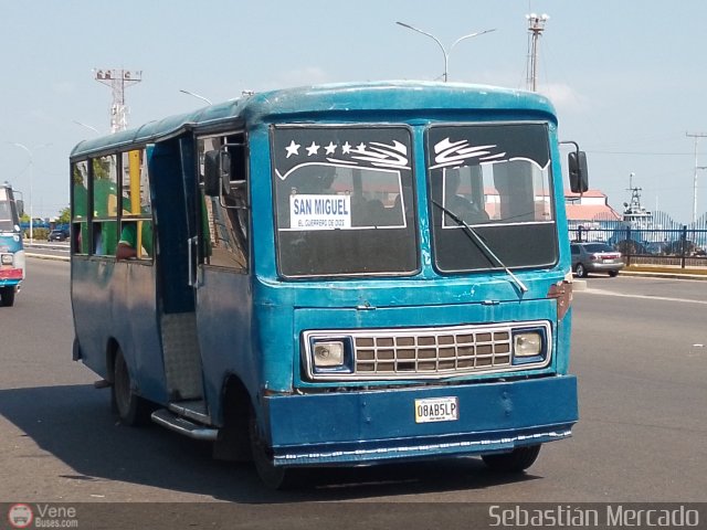 ZU - Los Claveles 44 por Sebastin Mercado