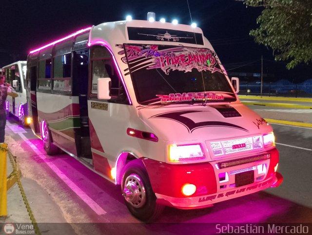 Particular o Desconocido 999 por Sebasti�n Mercado