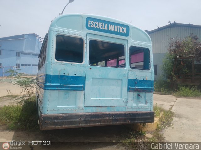 Universitarios y Escolares UMC por Gabriel Vergara