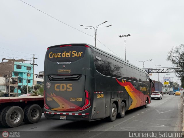 Transportes Cruz del Sur S.A.C. 9104 por Leonardo Saturno