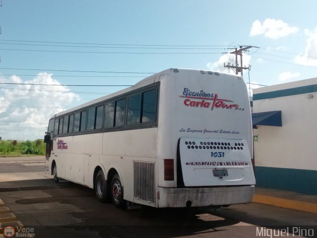 Ejecutivos Carla Tours 1031 por Miguel Pino