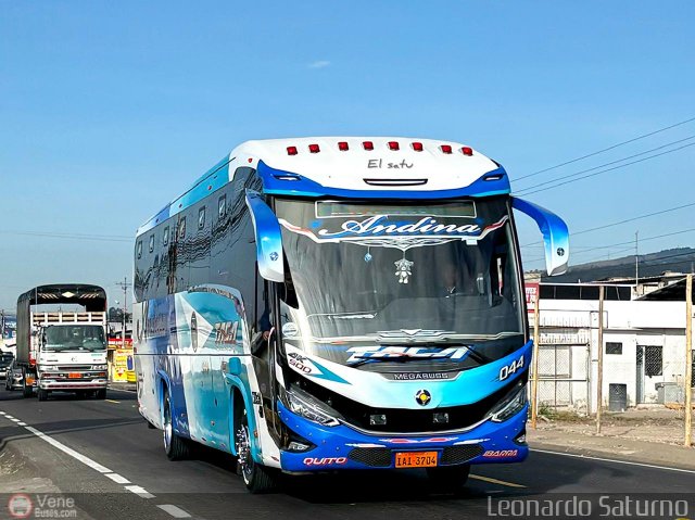 TACA Andina 44 por Leonardo Saturno