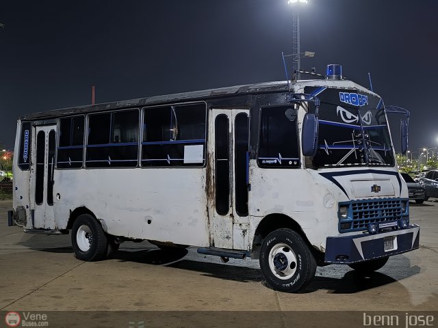 ZU - Los Claveles 94 por Benjamin Magdaniel