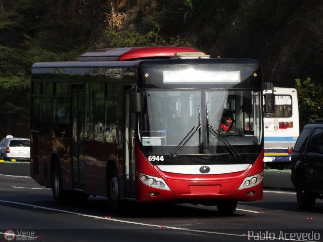 Bus Vargas 6944 por Pablo Acevedo