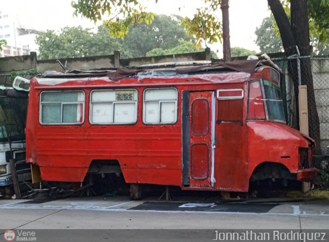 En Chiveras Abandonados Recuperacin Caracas por Jonnathan Rodrguez