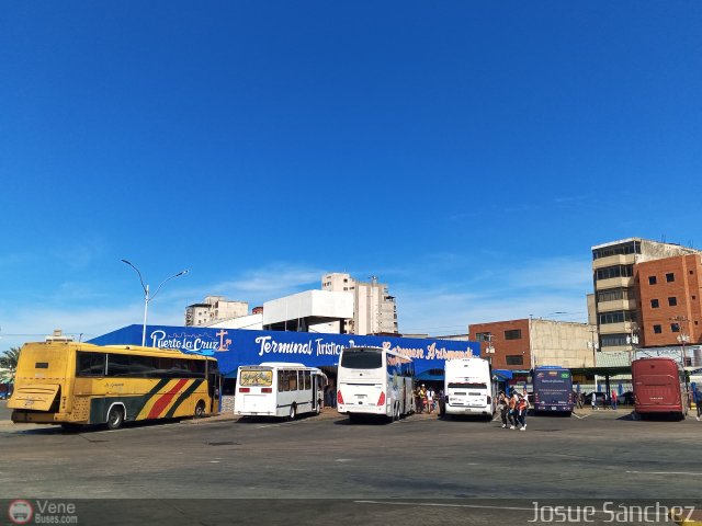 Garajes Paradas y Terminales Puerto-la-Cruz por Josue Snchez