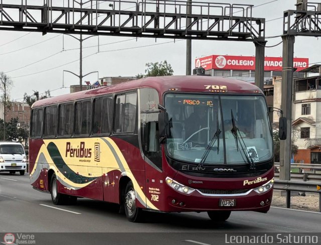 Empresa de Transporte Per� Bus S.A. 702 por Leonardo Saturno