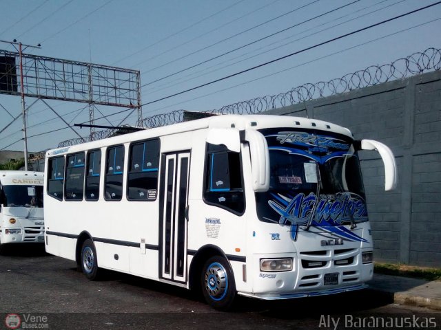 Unin MarVal 083 por Aly Baranauskas