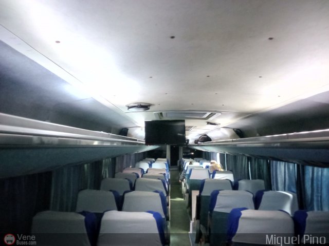 Ejecutivos Carla Tours 1005 por Miguel Pino