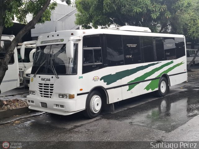 Coop. Transporte Menca de Leoni 135 por Santiago P�rez