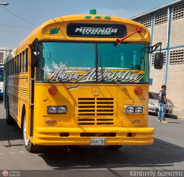 AR - Colectivos Francisco de Miranda 20 por Kimberly Guerrero