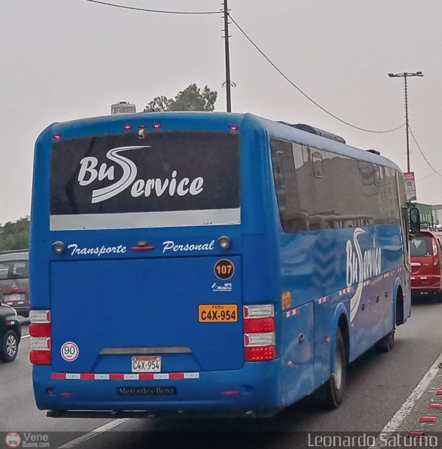 Bus Service Automotriz S.A.C. 153 por Leonardo Saturno