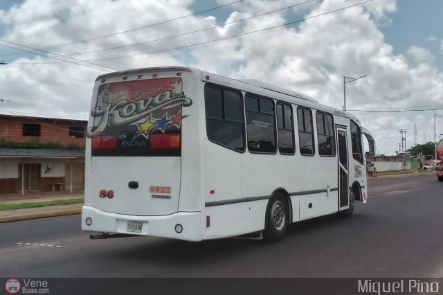 Ejecutivos Kova 086 por Miguel Pino