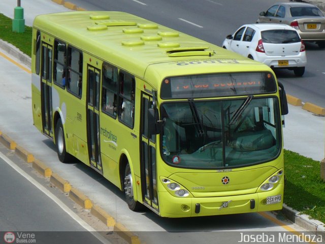 Metrolinea P1009 por Joseba Mendoza