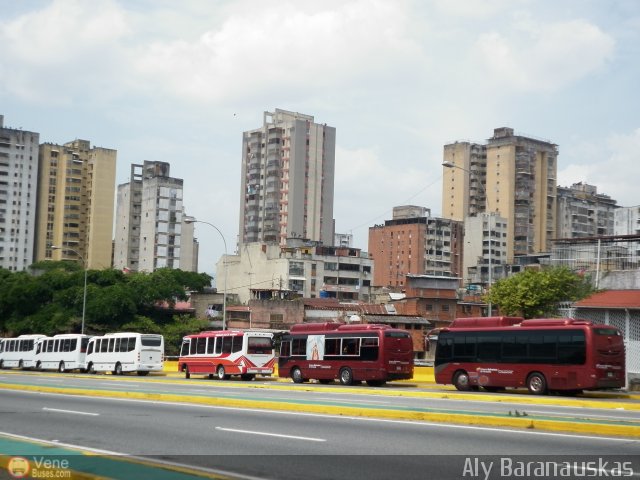 Garajes Paradas y Terminales Caracas por Aly Baranauskas