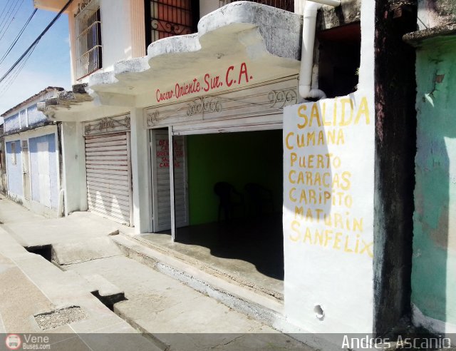 Garajes Paradas y Terminales Yaguaraparo  por Andr�s Ascanio