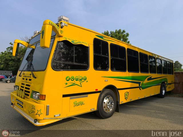 Transporte de Personal Urdaneta 01 por Benjamin Magdaniel