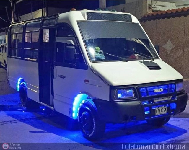 VA - A.C. La Muralla Bolivariana de Transporte 144 por Gabriel Vergara