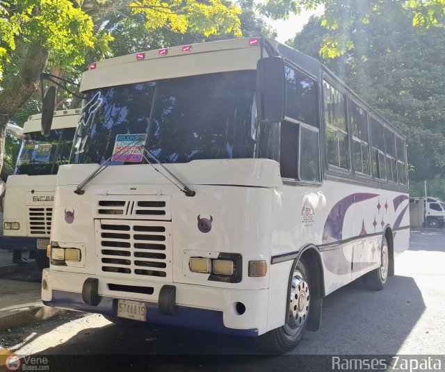 A.C. L�nea R�o Cristal 068 por Rams�s Zapata