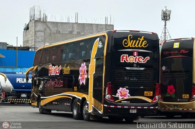 Transporte Flores Hermanos S.R.L 951 por Leonardo Saturno