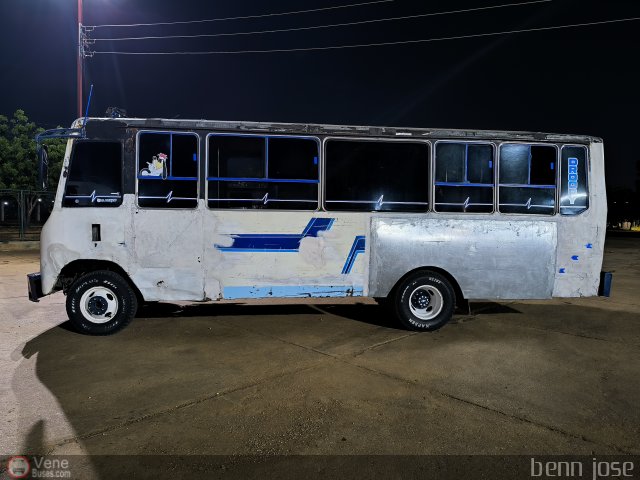 ZU - Los Claveles 94 por Benjamin Magdaniel