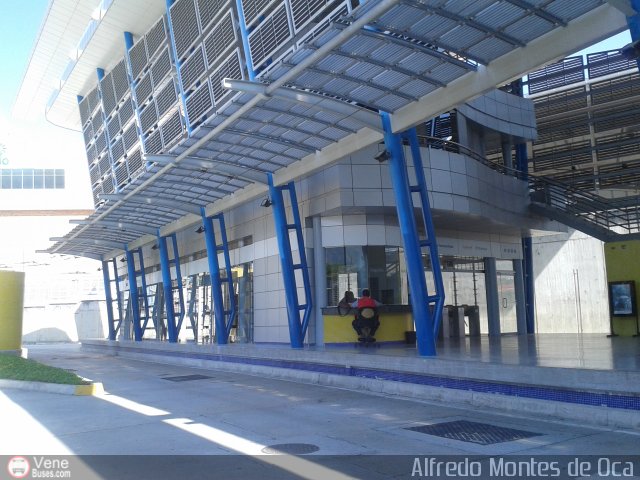 Garajes Paradas y Terminales Ejido por Alfredo Montes de Oca