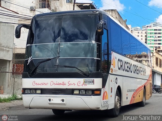 Cruceros Oriente Sur 128 por Josue S�nchez