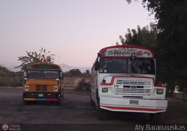 Garajes Paradas y Terminales Guigue por Aly Baranauskas