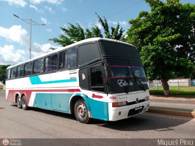 Expresos Del Sur 2011 por Miguel Pino