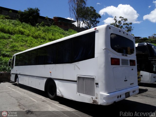 Particular o Transporte de Personal E-6100 por Pablo Acevedo