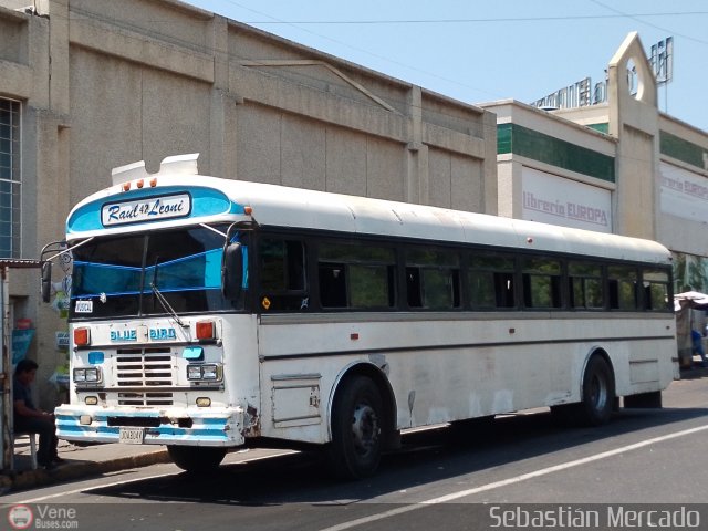 ZU - Ra�l Leoni 42 por Sebasti�n Mercado