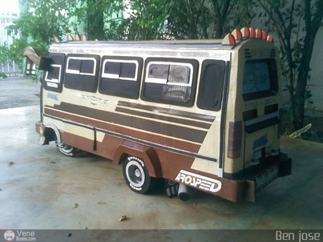 Maquetas y Miniaturas El Chamo benn  por Benjamin Magdaniel